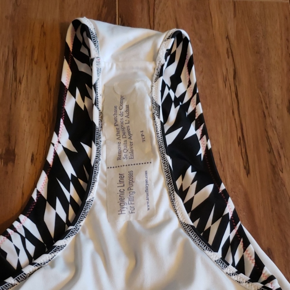 Sexy one piece bikini, size Small - Picture 5 of 5